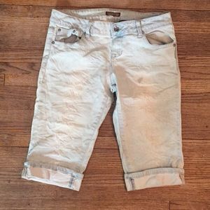 ZD brand junior size 9 Capri jeans